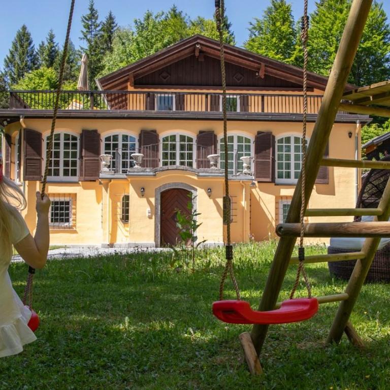 Chalet Felseneck - Ihr privates Ferienhaus in den bayerischen Alpen - Haus mit 5 Schlafzimmern - 2
