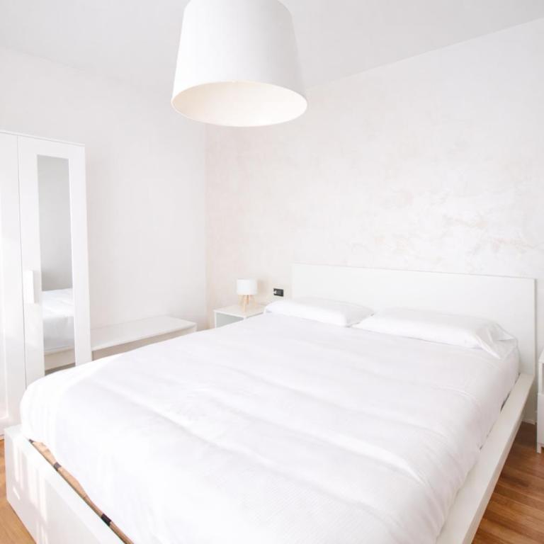 Domus Solferino - Private Parking near Airport & City Center - Apartamento de 2 dormitorios con balcón y terraza - 4