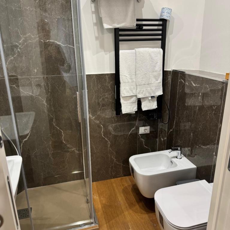 Villareale47 Luxury Suites & Rooms - Camera Matrimoniale con Bagno Privato - 4