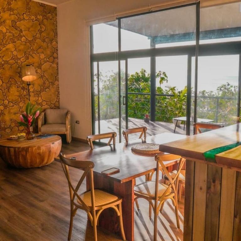 Te Manu Lodge - Two-Bedroom House - 1