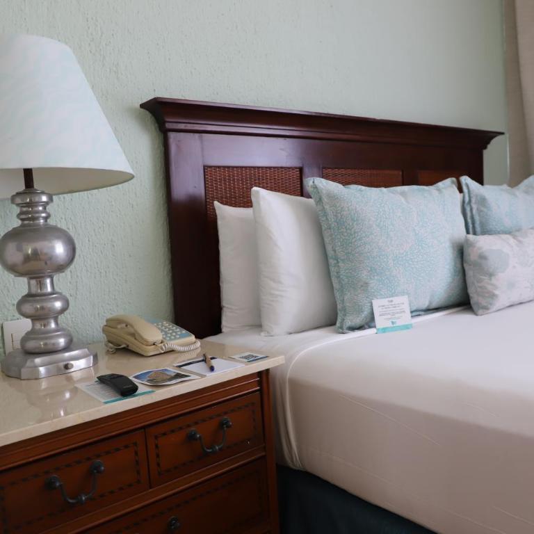 Pierre Mundo Imperial Riviera Diamante Acapulco - Alojamiento Elite con cama extragrande y vistas al jardín - 6