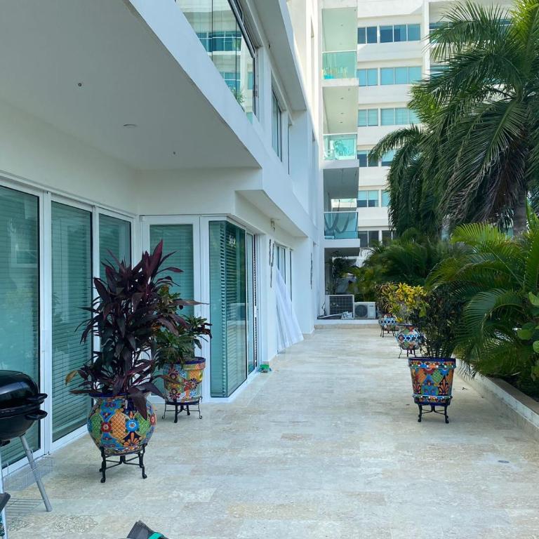 Apto Terraza del Mar Cartagena - Three-Bedroom Apartment with Water View - 12