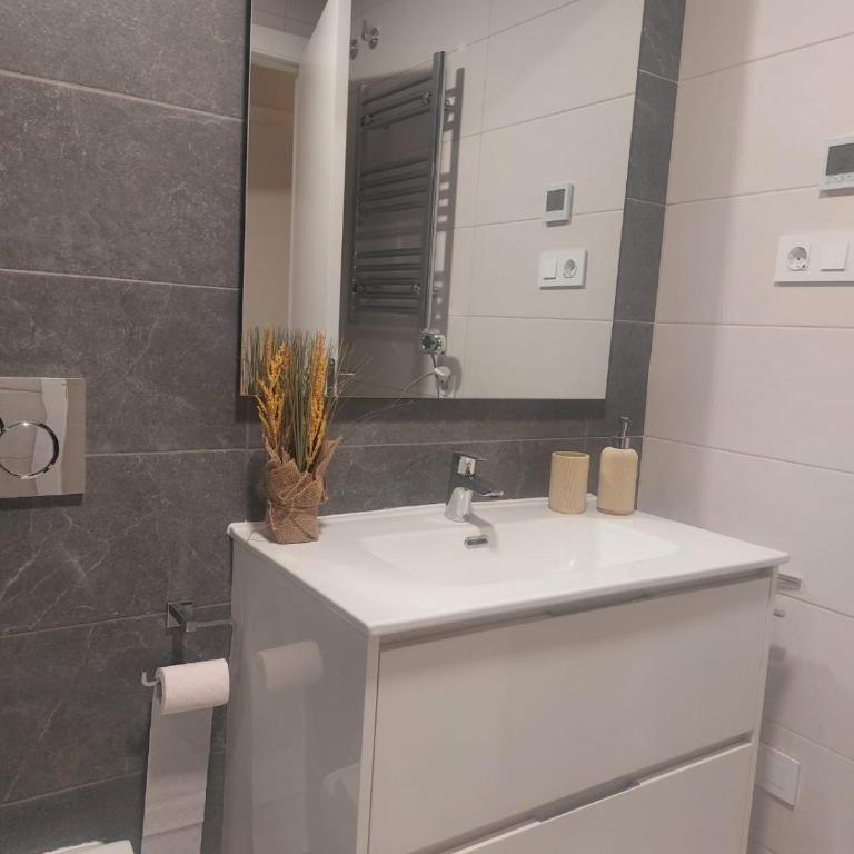 Lagoons Village by Mar Holidays - Apartamento de 2 dormitorios con balcón y terraza - 3