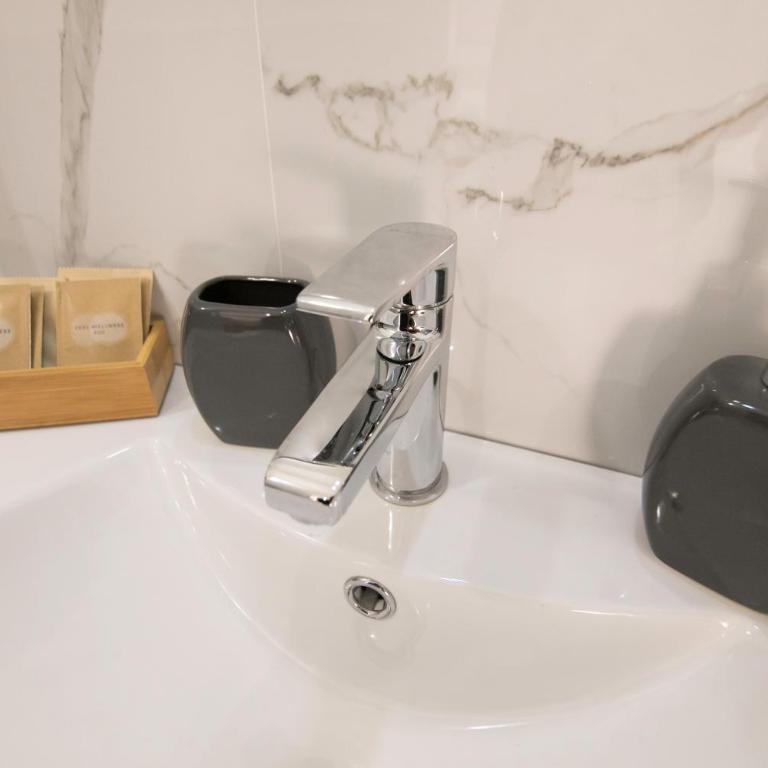 Villareale47 Luxury Suites & Rooms - Camera Matrimoniale con Bagno Privato - 5