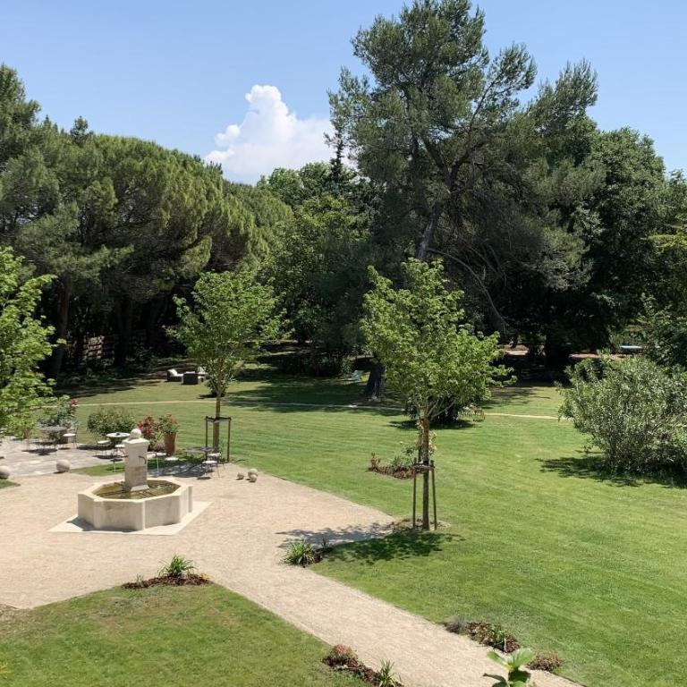 Domaine de Rhodes - 5 Chambres et 7 locations de vacances - Appartement avec Douche - 4