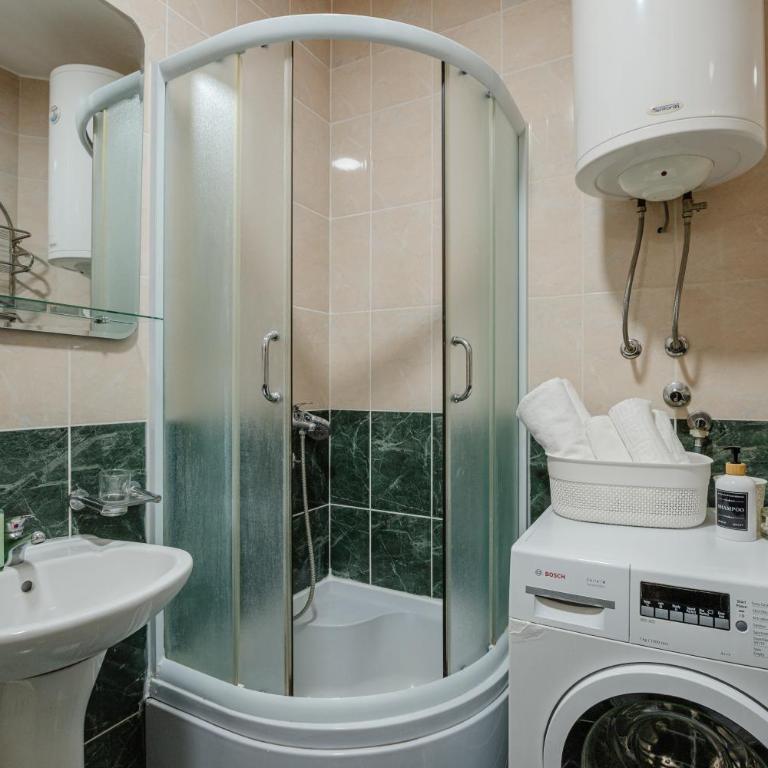 Igalo Blue - Bay View, Steps from Promenade - One-Bedroom Apartment with Bay View - 13