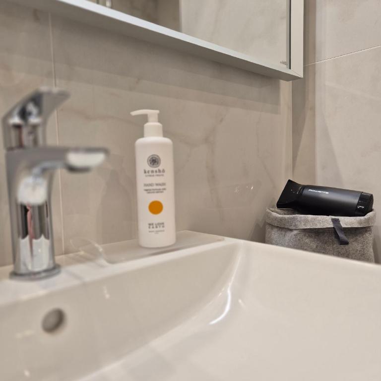 Libra Aparthotel - Appartamento con 2 Camere da Letto e Balcone - 16