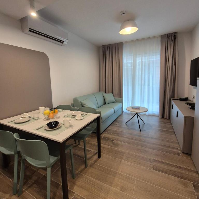 Libra Aparthotel - Appartamento con 2 Camere da Letto e Balcone - 3