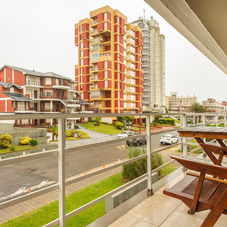 Hotel Maritimo - Double Room with Balcony - 2