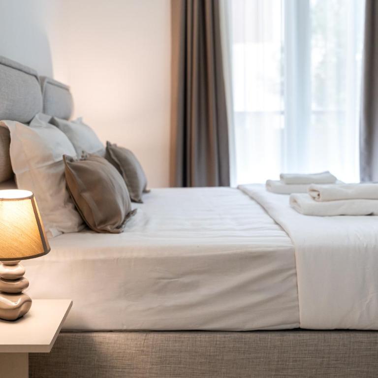 Hotel Podostrog - New Comfort 2026 - Dvokrevetna Soba sa Bračnim Krevetom - 1