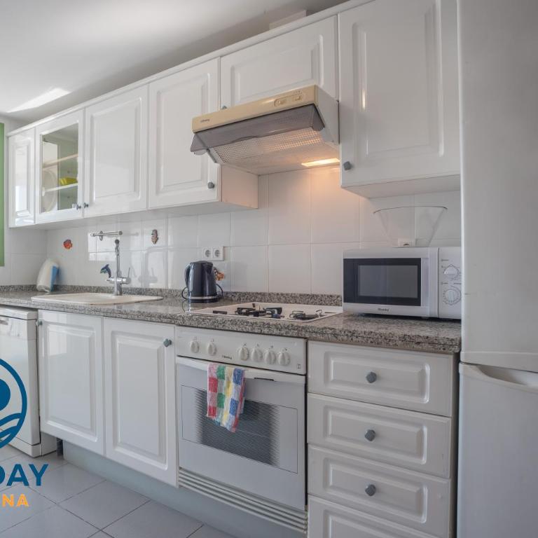 Front Sun Beach Apartment - Two-Bedroom Apartment - 15
