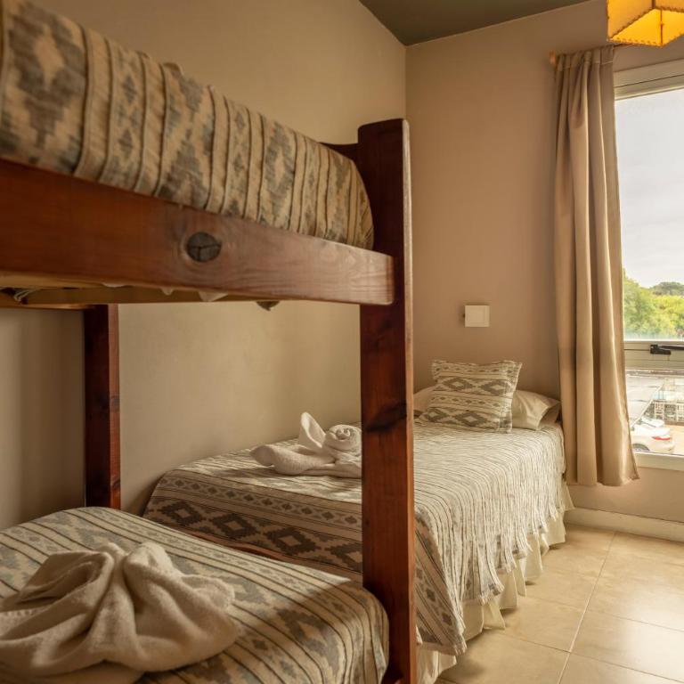 Hotel Maritimo - Family Room - 5