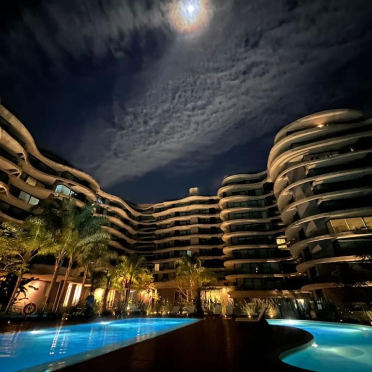 Forum Puerto del Buceo - Apartamento de 1 Dormitorio con vista al mar - Piscinas climatizadas interiores y exteriores - Sauna - Gimnasio completo y moderno - concierge 24 horas - Acepta mascotas - Apartment - 60