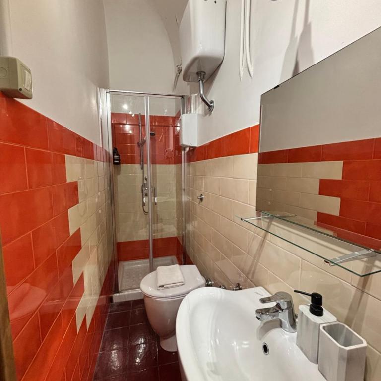 Il Teatro Rooms - Single Room with Private Bathroom - 7