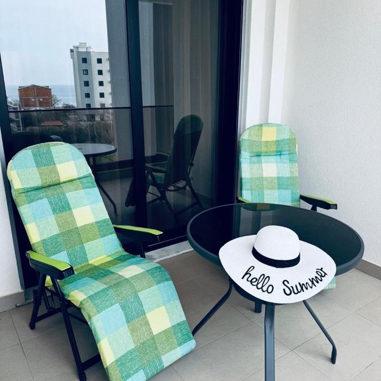 K-Club Apartments - One-Bedroom Apartment with Balcony and City View - 2