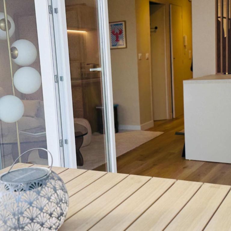 B020- Elegante et lumineux a deux pas plages et centre - Apartment - 31