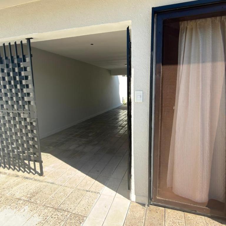 Casa con piscina privada, gran quincho y parrilla - Casa de 3 dormitorios - 25
