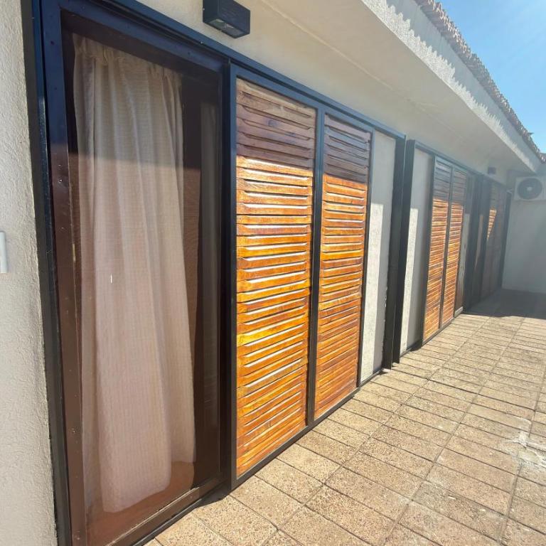 Casa con piscina privada, gran quincho y parrilla - Casa de 3 dormitorios - 23