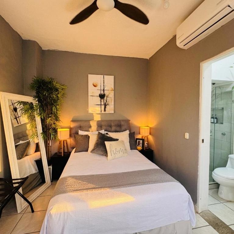 Polly's Home Aralias Boutique GuestHouse & PrivateSuites - Habitación Doble - 14