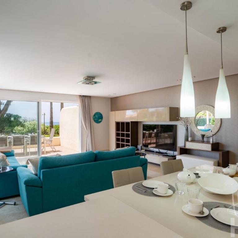Holidays & Home Beachfront , sea views,3 bedrooms - Apartamento de 3 dormitorios - 18