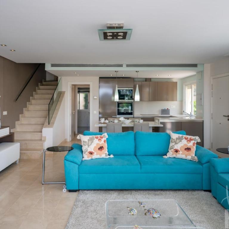 Holidays & Home Beachfront , sea views,3 bedrooms - Apartamento de 3 dormitorios - 13