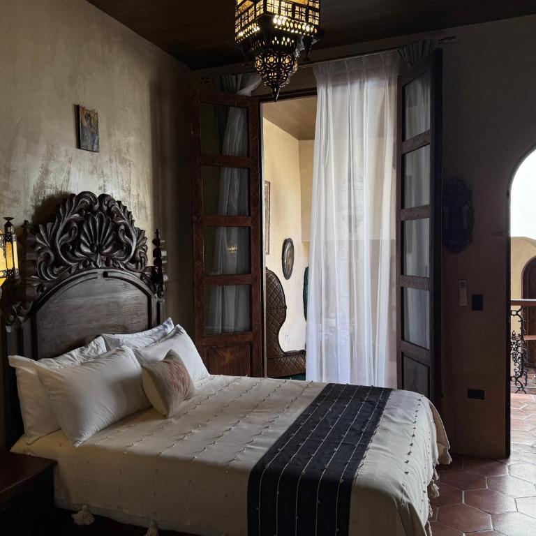 Riad Xula Boutique Hotel - Habitación con cama grande y vistas al jardín - 3