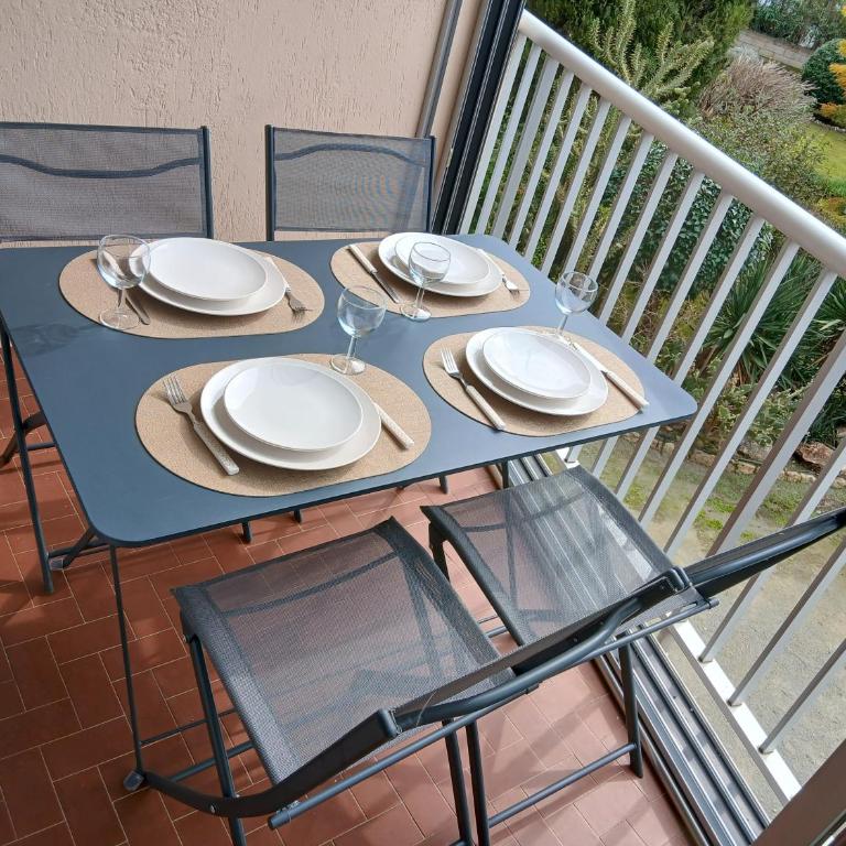 Studio cozy, terrasse, parking, tout à 2 pas d'ici - Appartement 1 Chambre - 17