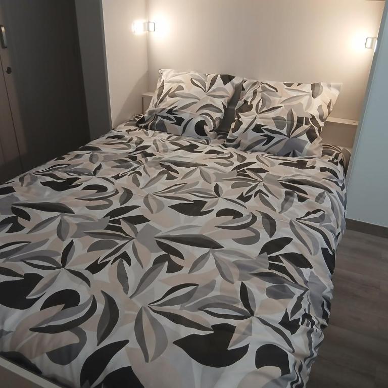 Studio cozy, terrasse, parking, tout à 2 pas d'ici - Appartement 1 Chambre - 12