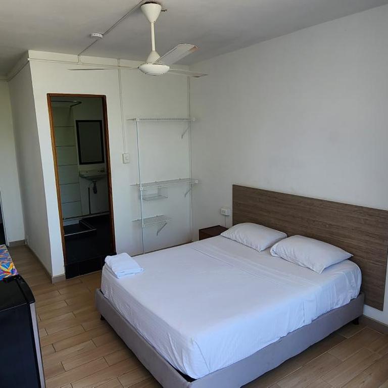 Panamerican Hostel - Habitación Doble con balcón y vistas al mar - 5