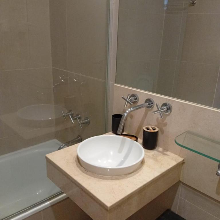Santa Fe Plaza Studio con Pileta y Gym en la mejor zona de Recoleta - Apartamento Estudio con balcón - 9