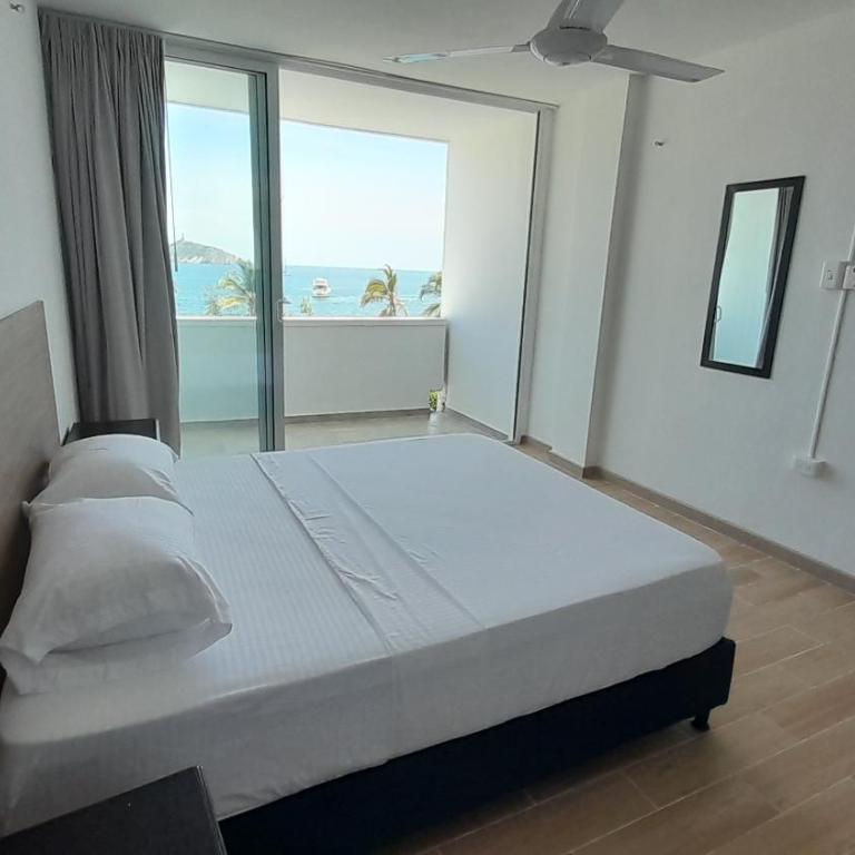 Panamerican Hostel - Habitación Doble con balcón y vistas al mar - 3