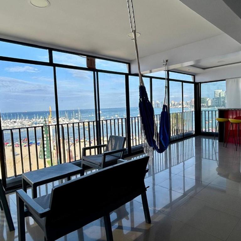 Departamento frente al mar en el Edificio La Playa - Three-Bedroom Apartment - 1