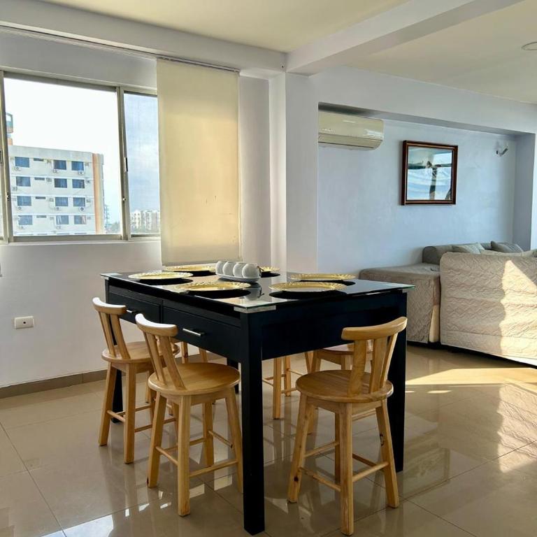 Departamento frente al mar en el Edificio La Playa - Three-Bedroom Apartment - 11