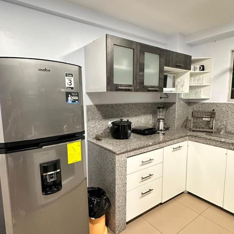 Departamento frente al mar en el Edificio La Playa - Three-Bedroom Apartment - 18