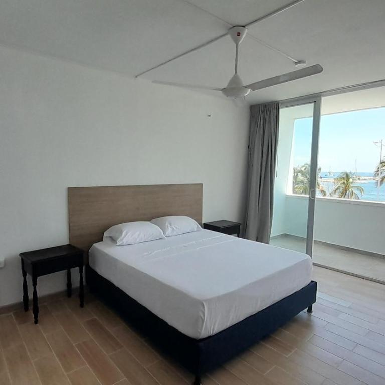 Panamerican Hostel - Habitación Doble con balcón y vistas al mar - 1