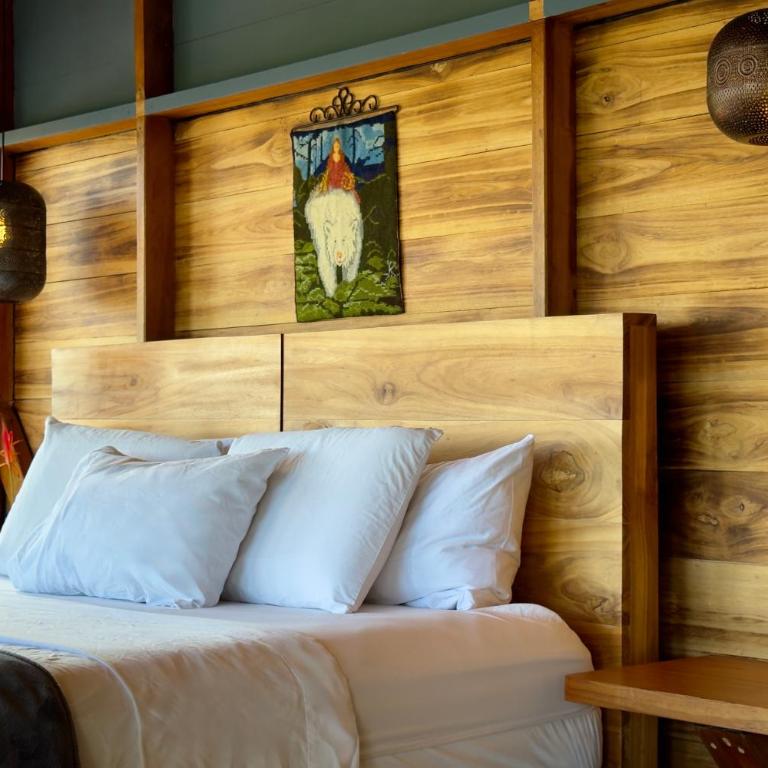 Casa Vikingo - A Unique, Secluded Highland Cabin - One-Bedroom Villa - 12