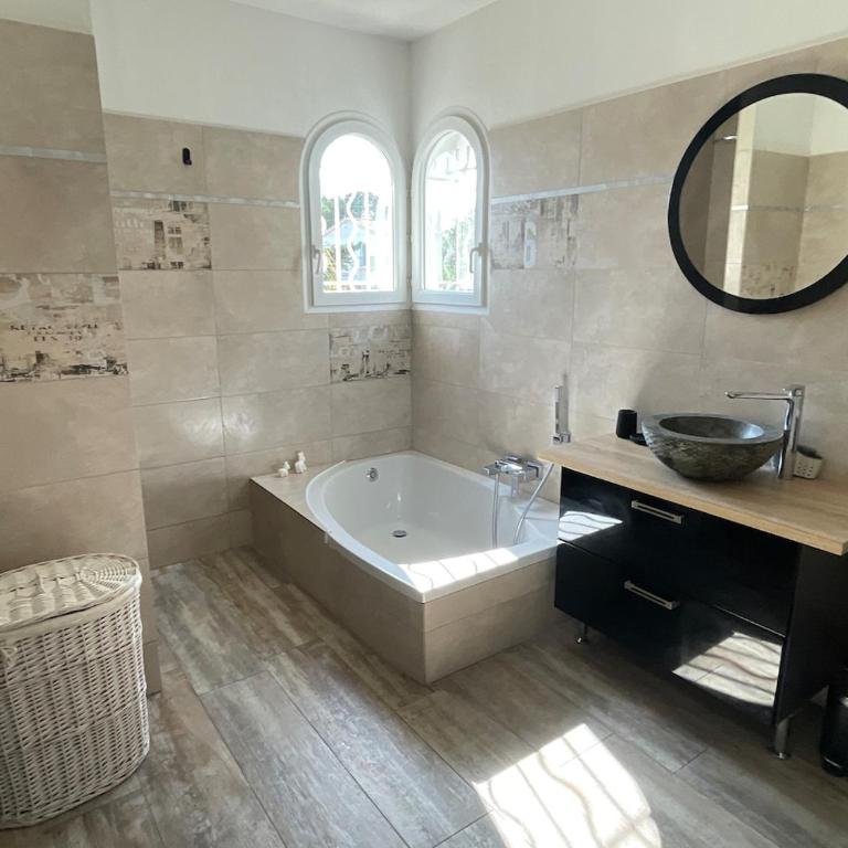 Villa Baccara, piscine privée, plages à pieds - Villa mit 3 Schlafzimmern - 40