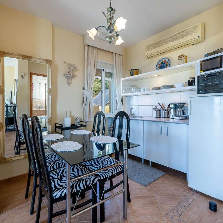 Sunny Penthouse with Pool & Hot Tub in Villa Roca - Apartamento - 8