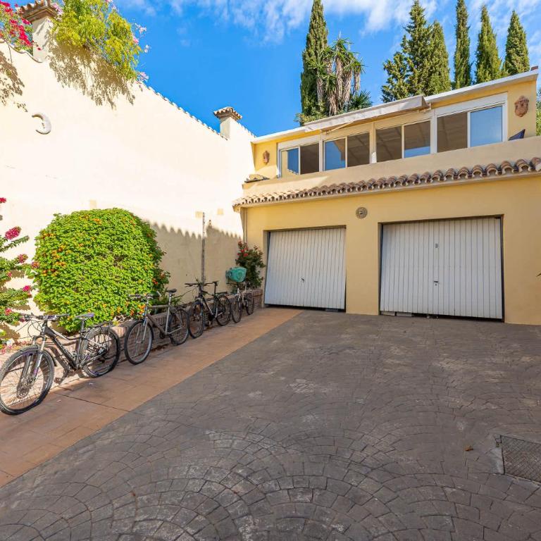 Sunny Penthouse with Pool & Hot Tub in Villa Roca - Apartamento - 13
