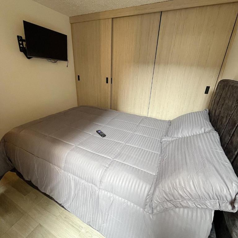 Apartamento NUEVO a 12 minutos del Aeropuerto - Three-Bedroom Apartment with View - 7