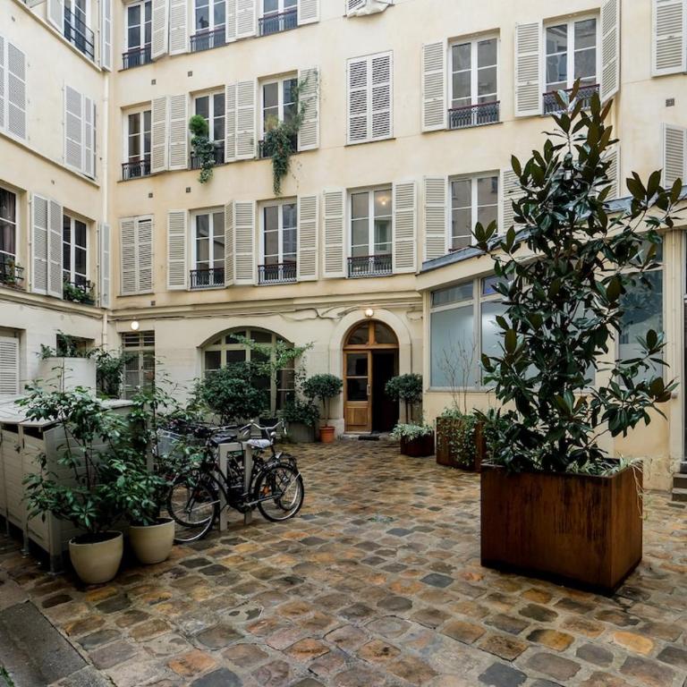 Charming chic apartment in Upper Marais 160m - Appartement - 13