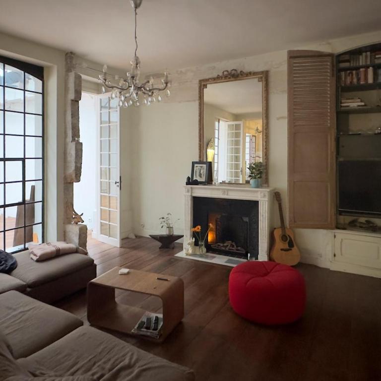 Charming chic apartment in Upper Marais 160m - Appartement - 28