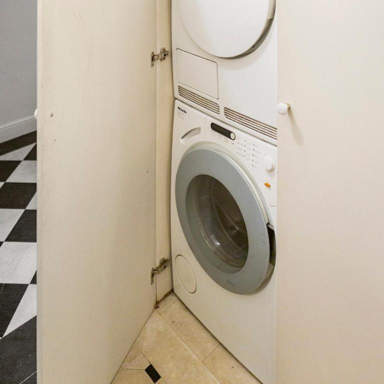 Charming chic apartment in Upper Marais 160m - Appartement - 50