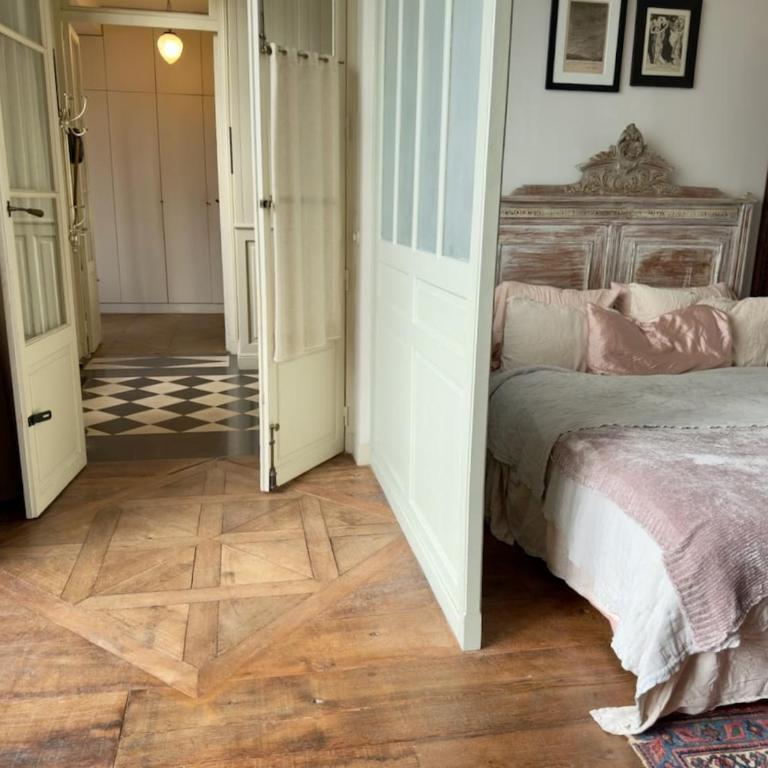 Charming chic apartment in Upper Marais 160m - Appartement - 67