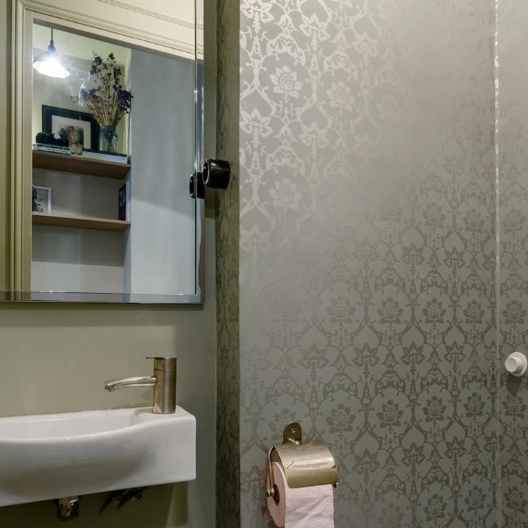 Charming chic apartment in Upper Marais 160m - Appartement - 69