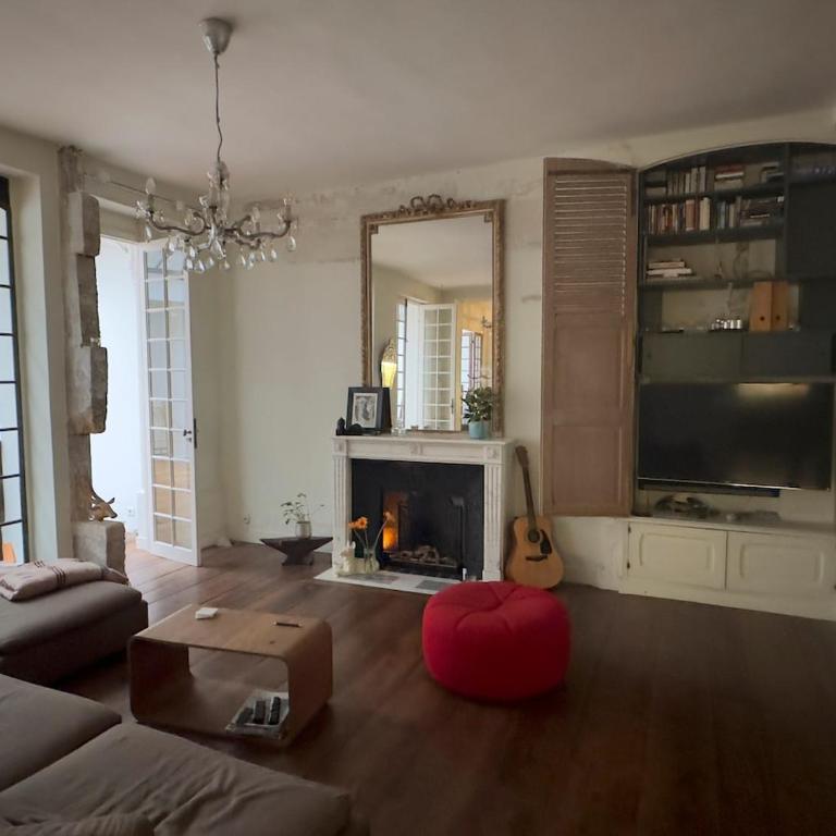 Charming chic apartment in Upper Marais 160m - Appartement - 79