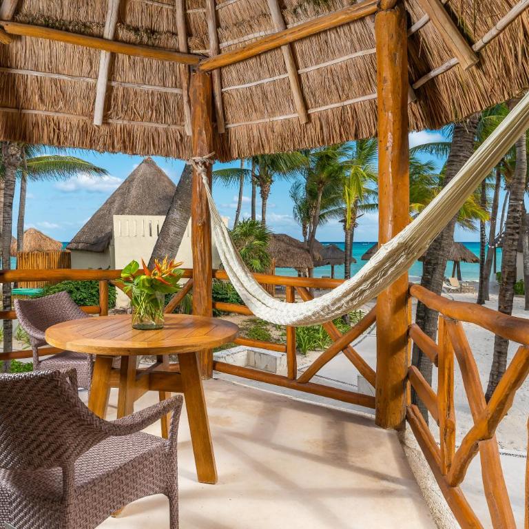 Mahekal Beach Front Resort & Spa - Deluxe Queen Room - 6