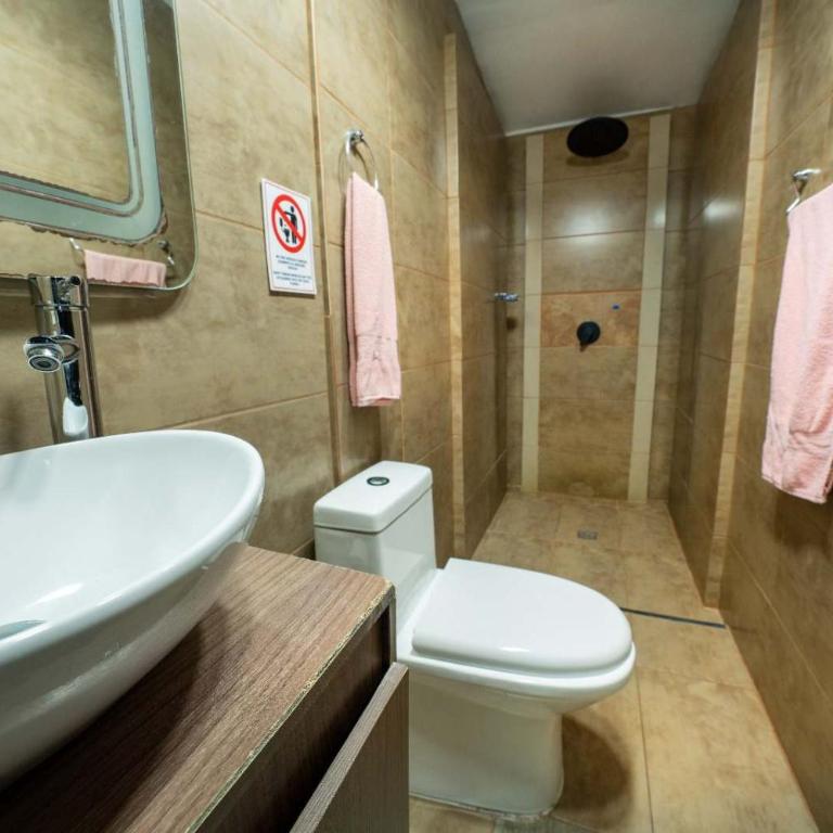 6 bedroom penthouse with pool table- 1 block from Lleras park p4 - Apartment - 9