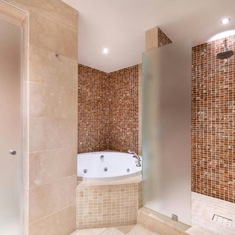 Grand Hotel Las Dunas, Autograph Collection - King Suite with Balcony and Limited View - 12