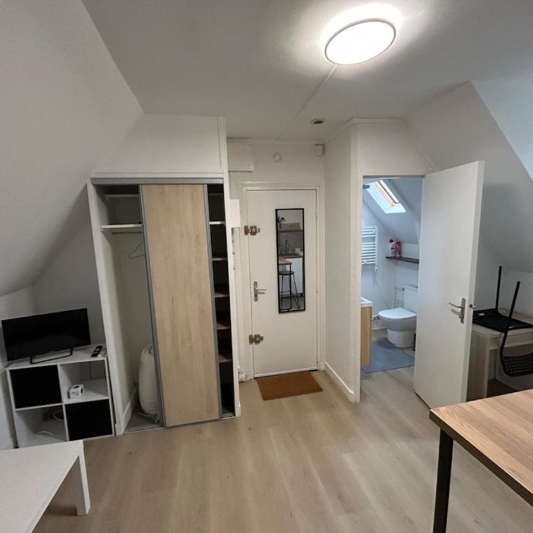 Petit cocon à Tours 2 min a pied de la gare de Tours - One-Bedroom Apartment - 14